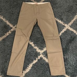 LEVIS CHINO PANTS